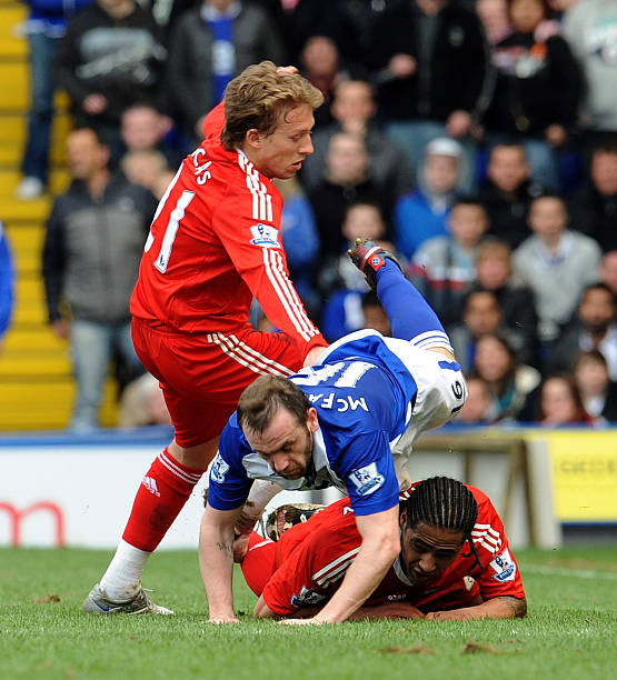 薪资限制的 薪资限制的